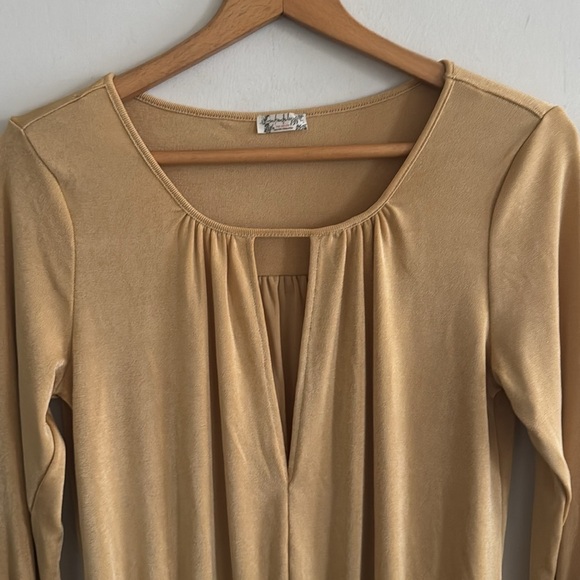 Free People metallic gold yellow bodysuit Ruched Sleeve Good Bodysuit size small - Picture 4 of 7